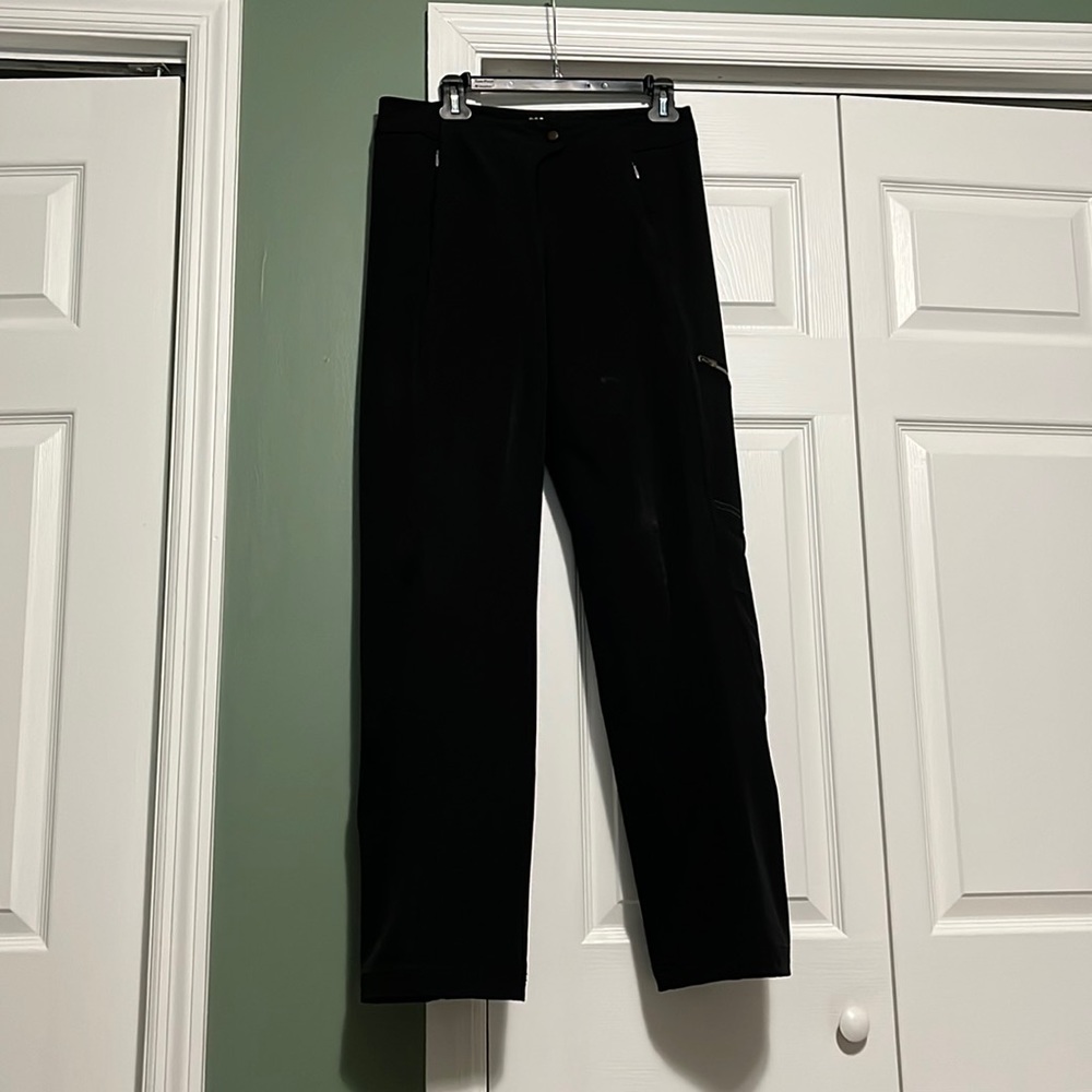 Title Nine women’s size 2 black athletic pant lightweight fall neutral